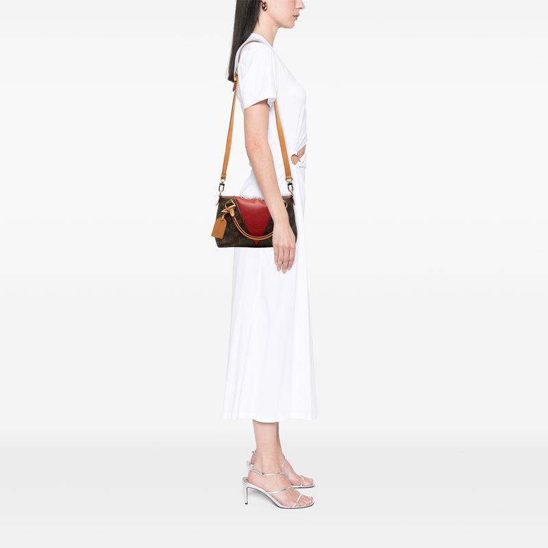 Monogram V Tote BB - Image 6
