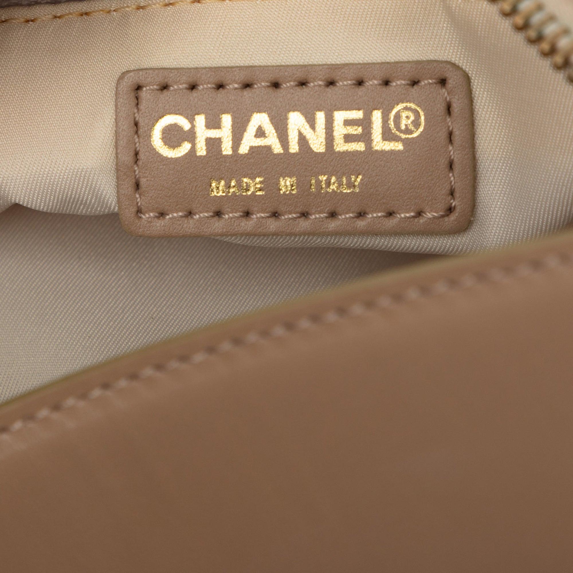 New Travel Line Nylon Handbag - Image 5