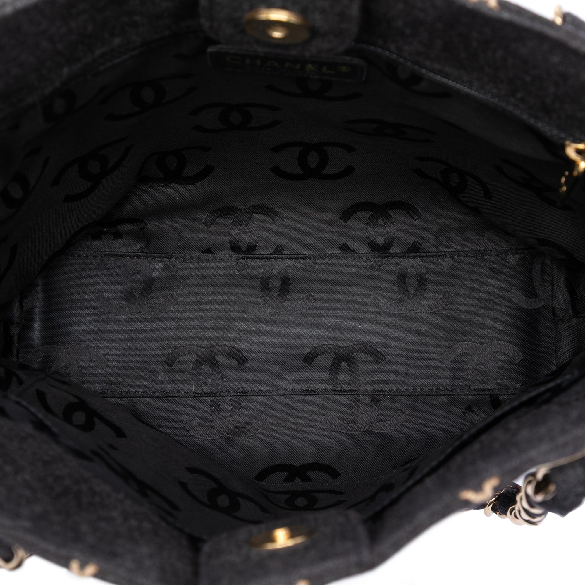 CC Wool Wild Stitch Tote - Image 4