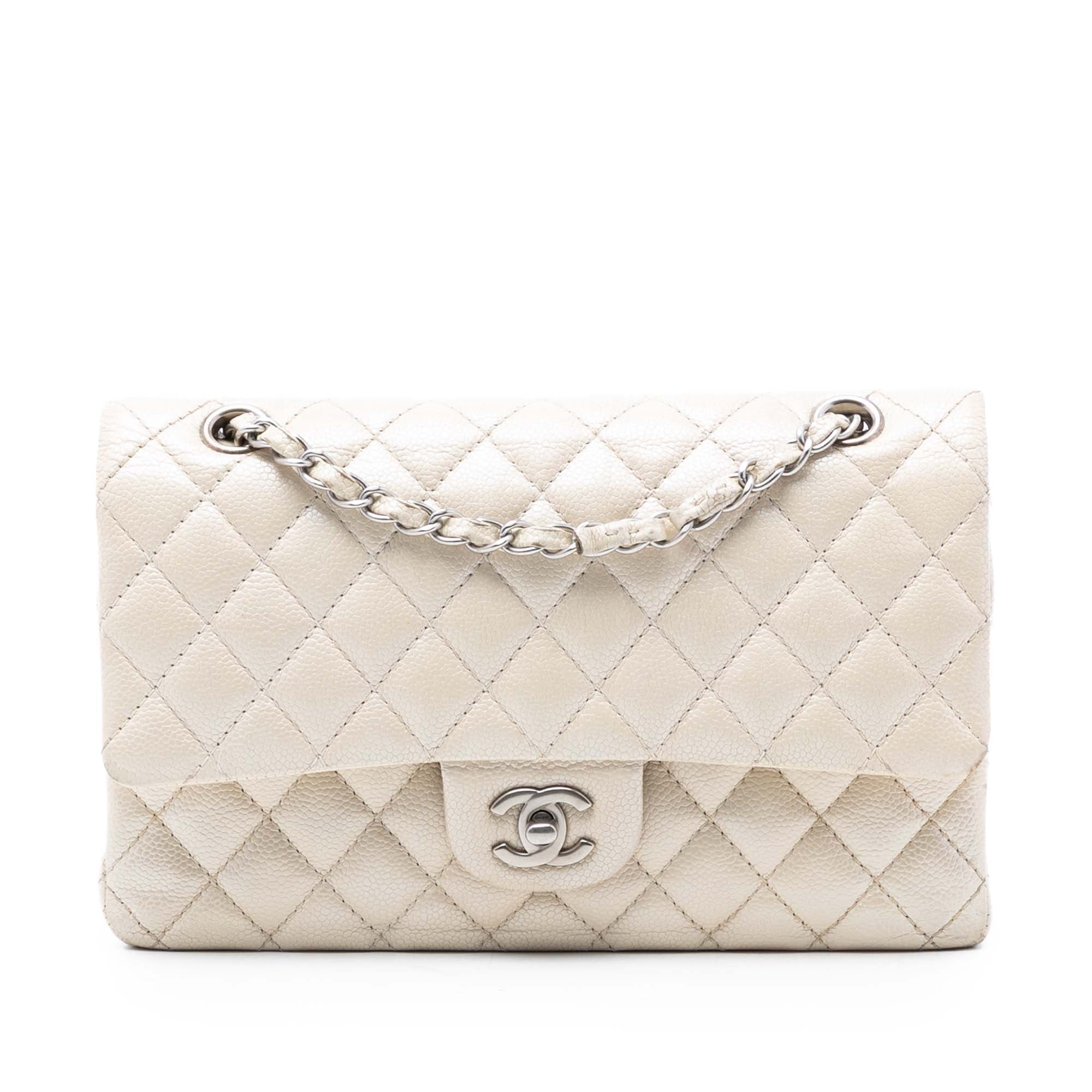 Medium Classic Caviar Double Flap - Image 1