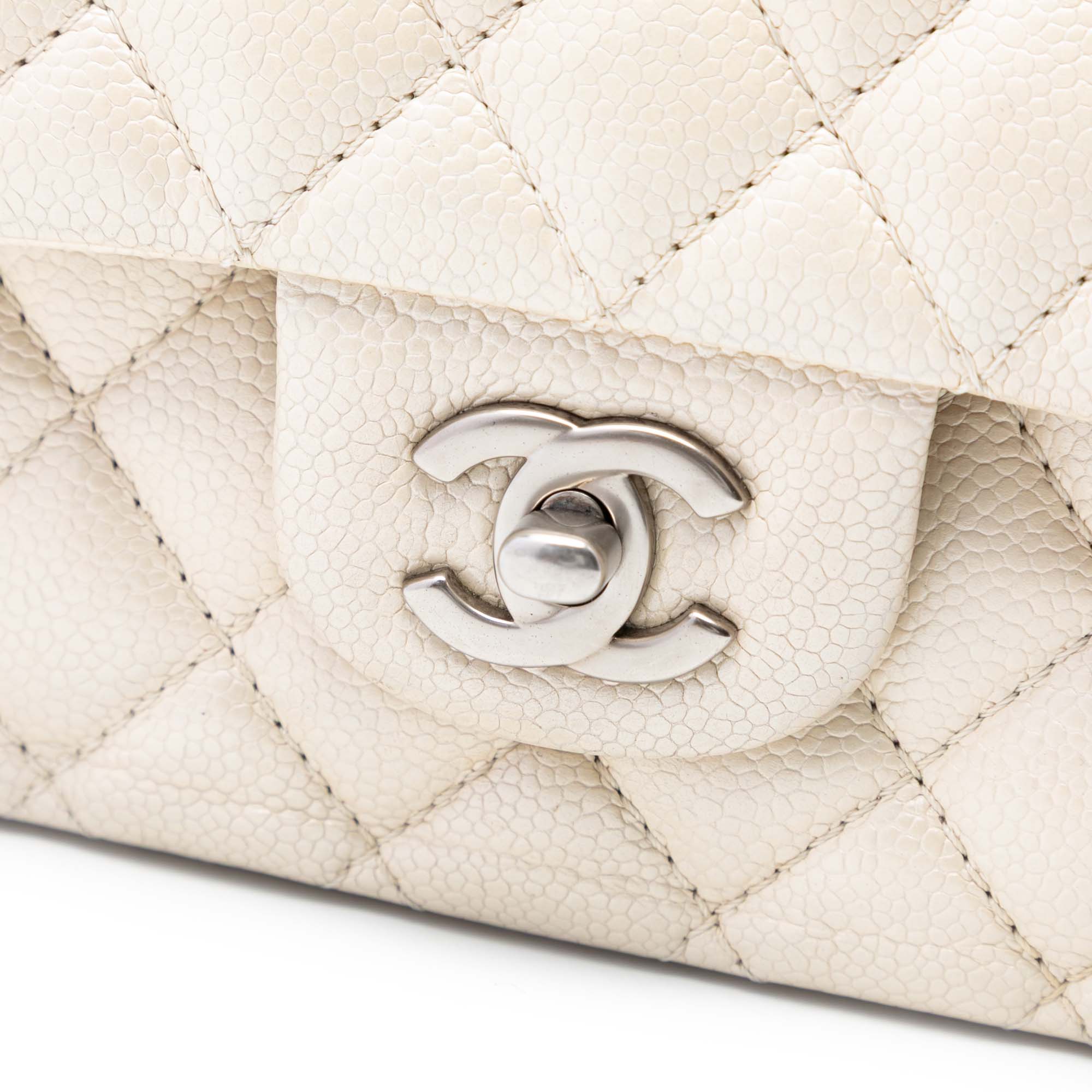Medium Classic Caviar Double Flap - Image 6