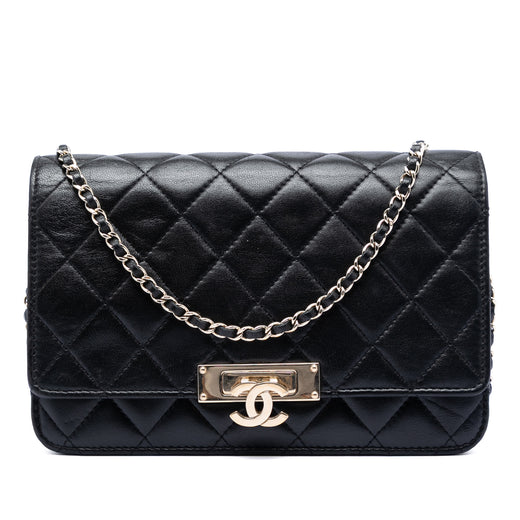 Quilted Lambskin Golden Class Wallet On Chain - Image 1