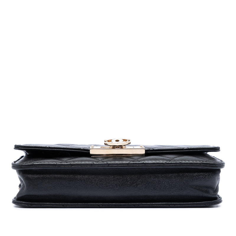 Quilted Lambskin Golden Class Wallet On Chain - Image 3