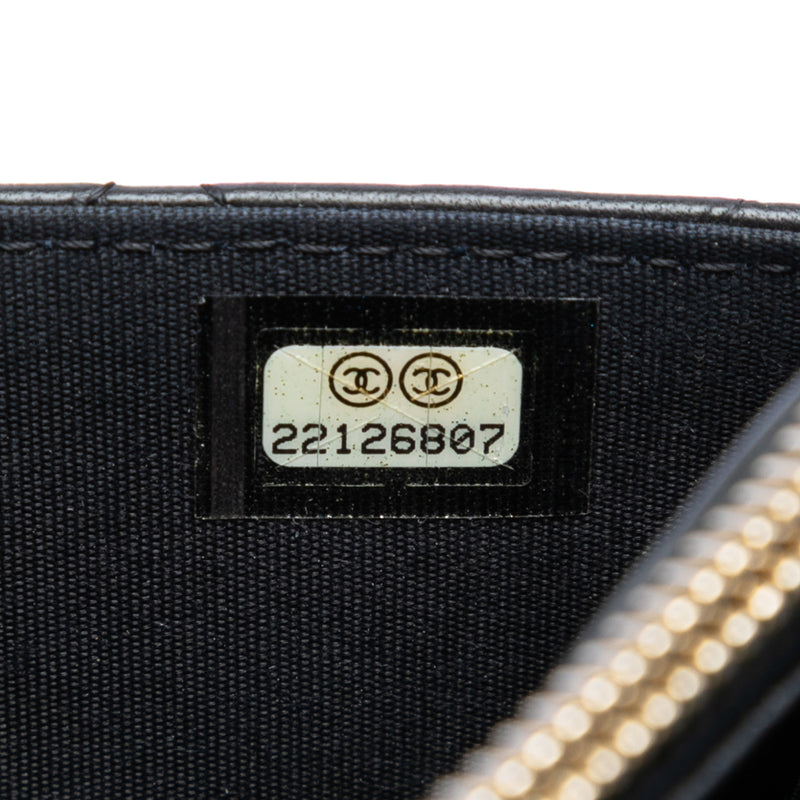 Quilted Lambskin Golden Class Wallet On Chain - Image 6