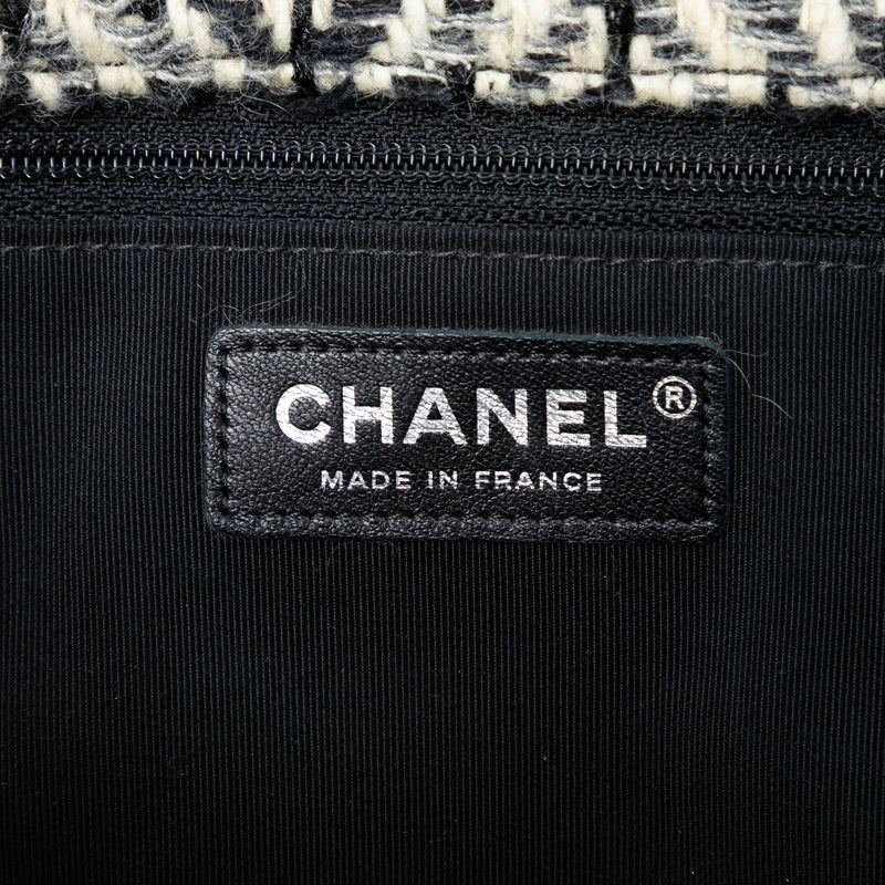 CC Herringbone Tweed Flap - Image 5