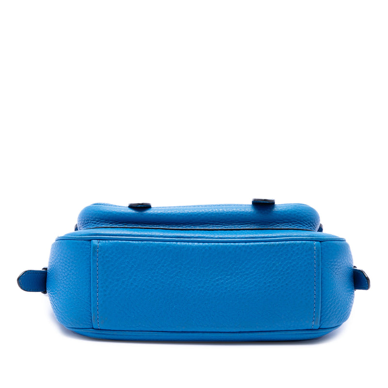 Vitello Daino Double Buckle Messenger Bag - Image 3