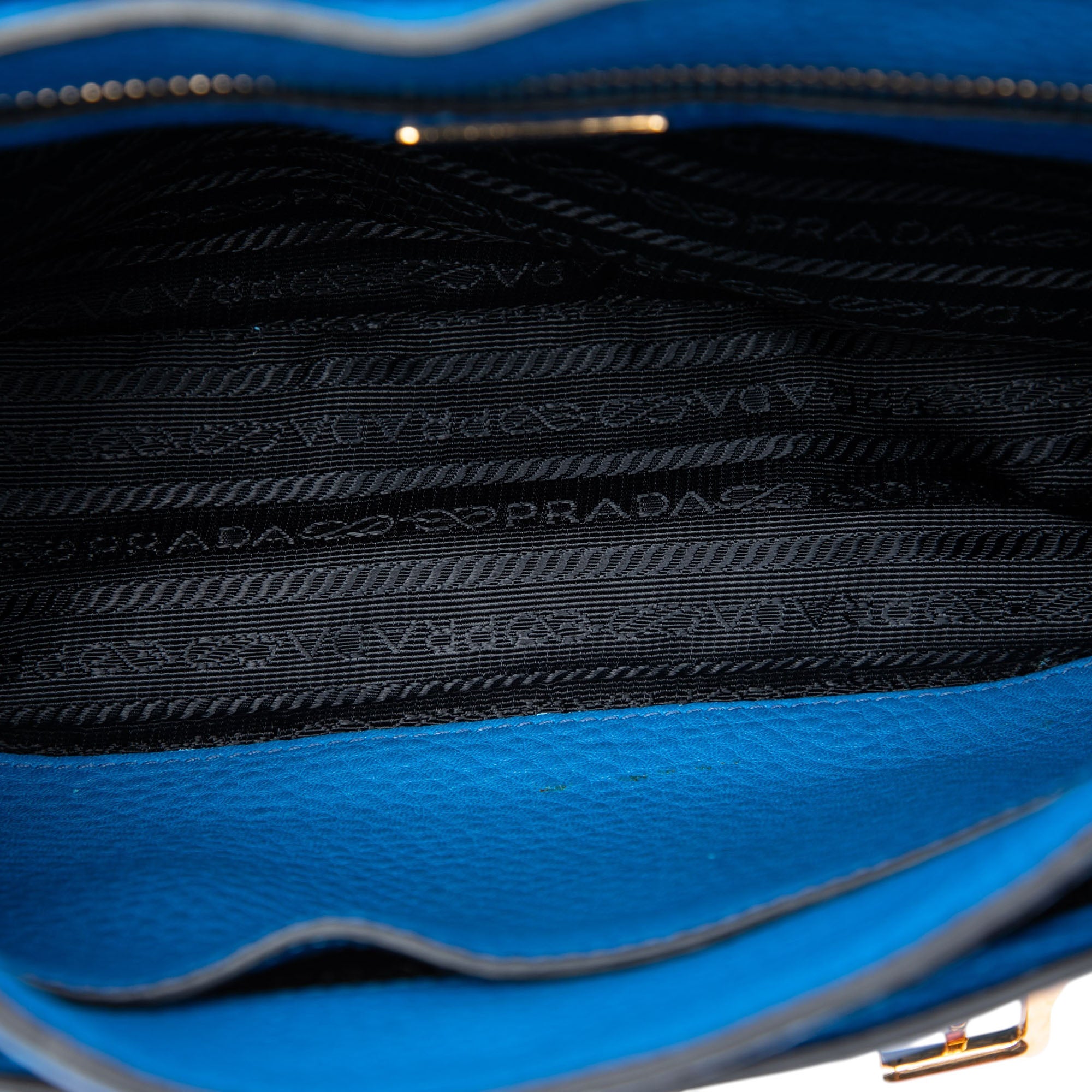 Vitello Daino Double Buckle Messenger Bag - Image 4