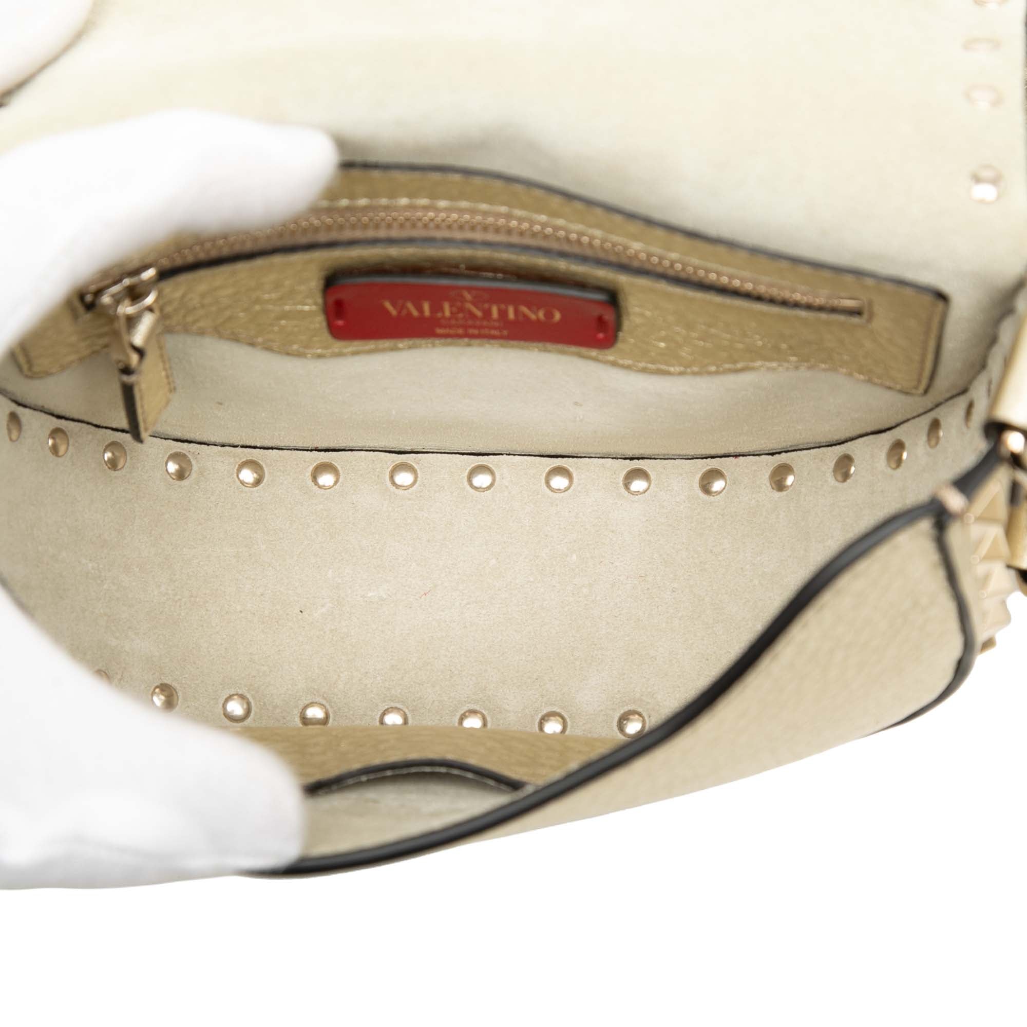 Metallic Grained Calfskin Rockstud Saddle Crossbody - Image 4