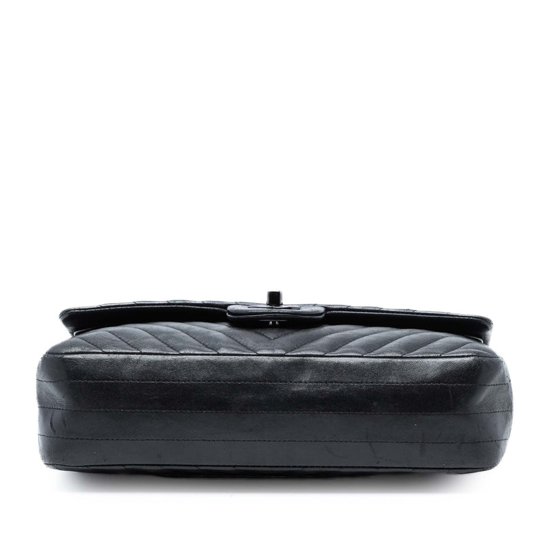 Medium Classic Chevron Lambskin So Black Double Flap - Image 3