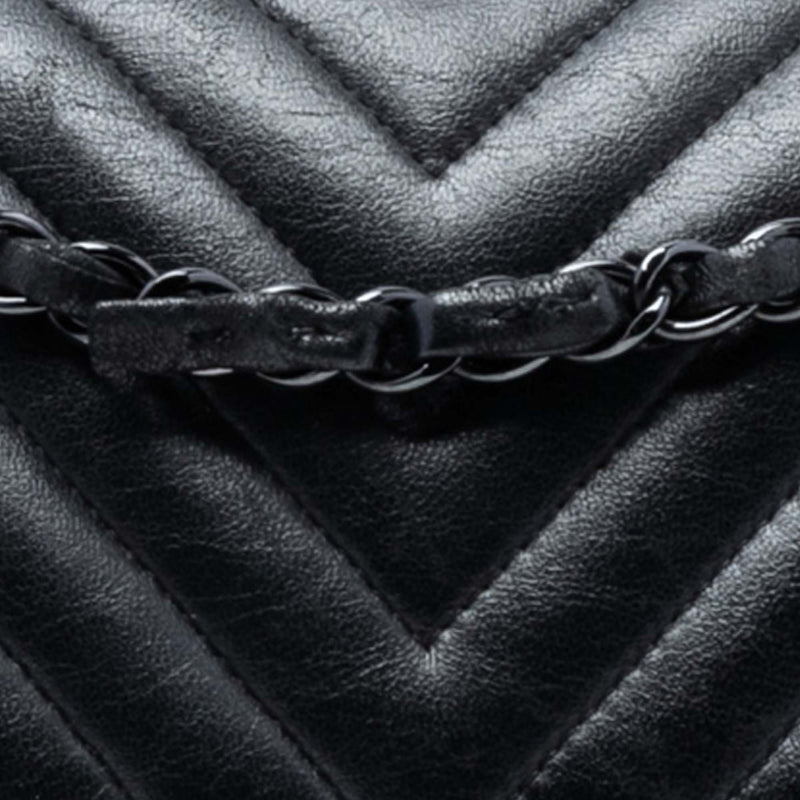 Medium Classic Chevron Lambskin So Black Double Flap - Image 7