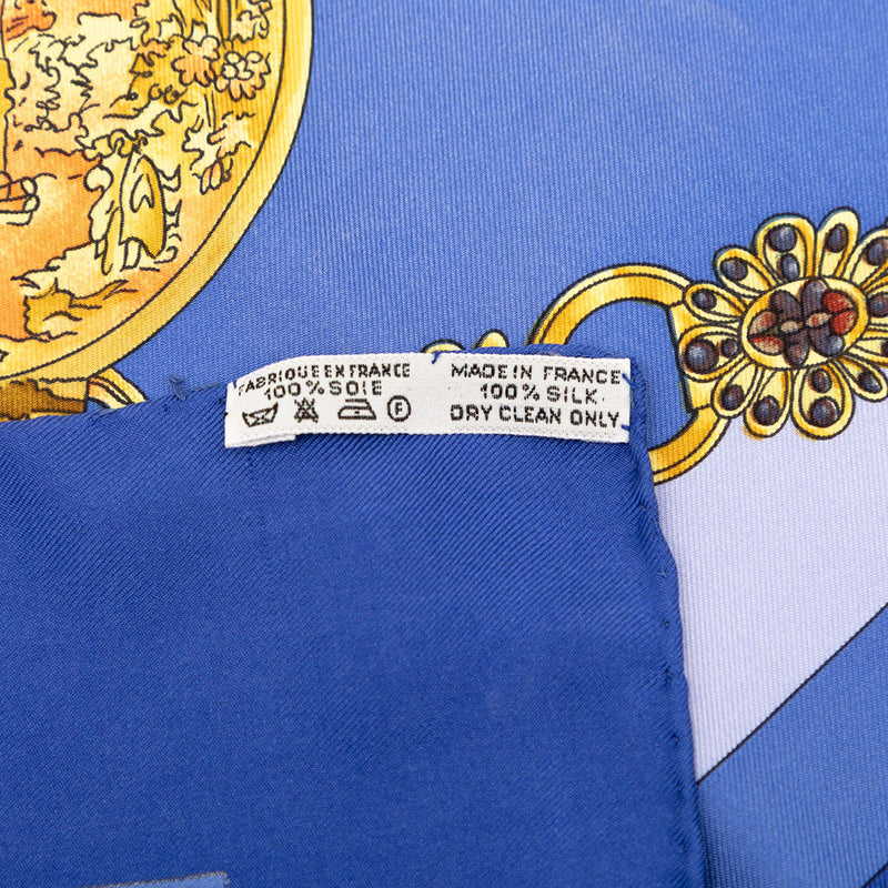 Parmi Les Fleurs Je Compte Les Heures Silk Scarf 90 - Image 2