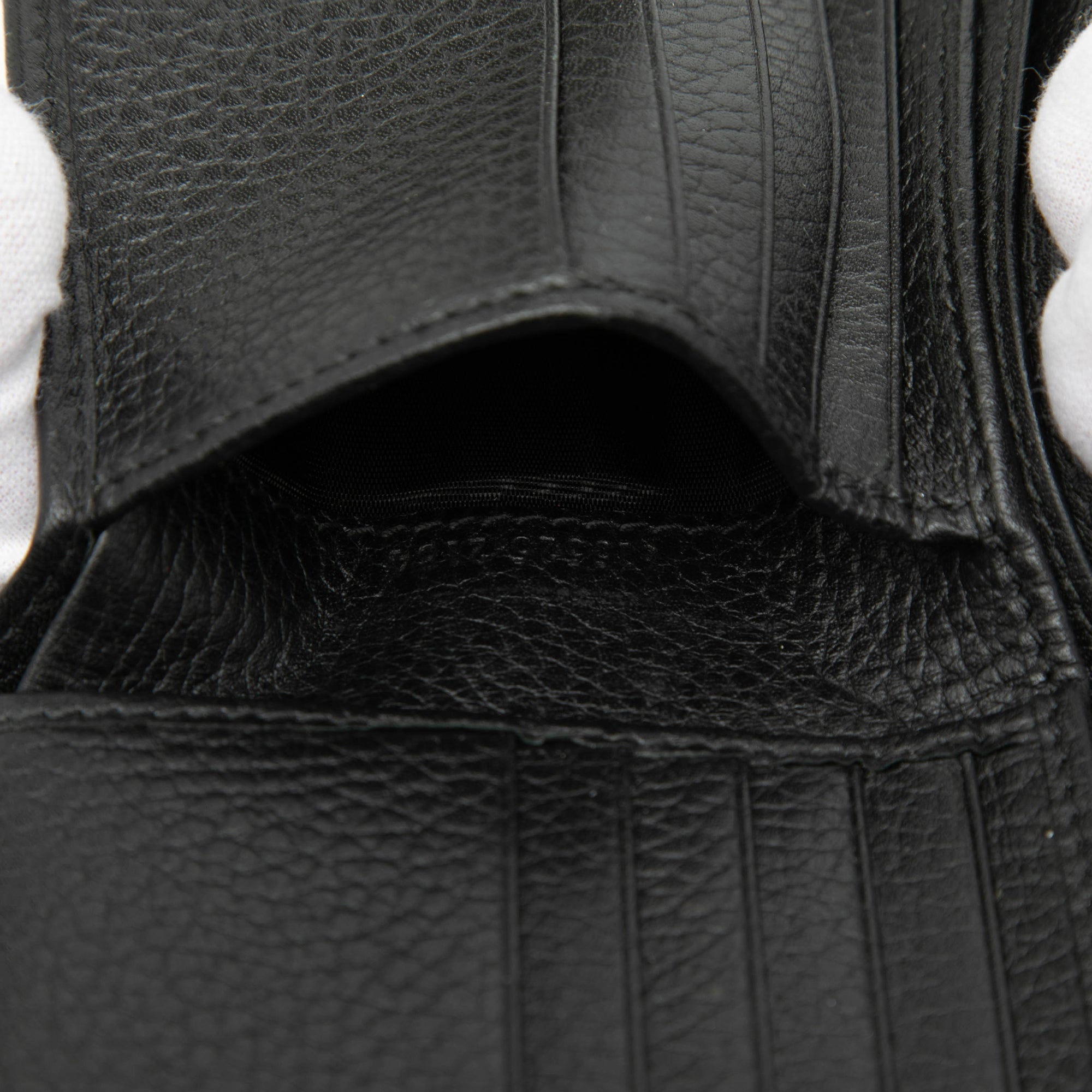 Leather Interlocking G Small Wallet - Image 6