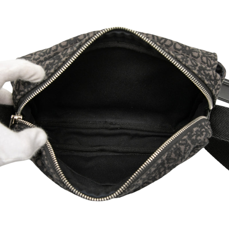 XS Anagram Canvas Military Messenger Bag - Image 4