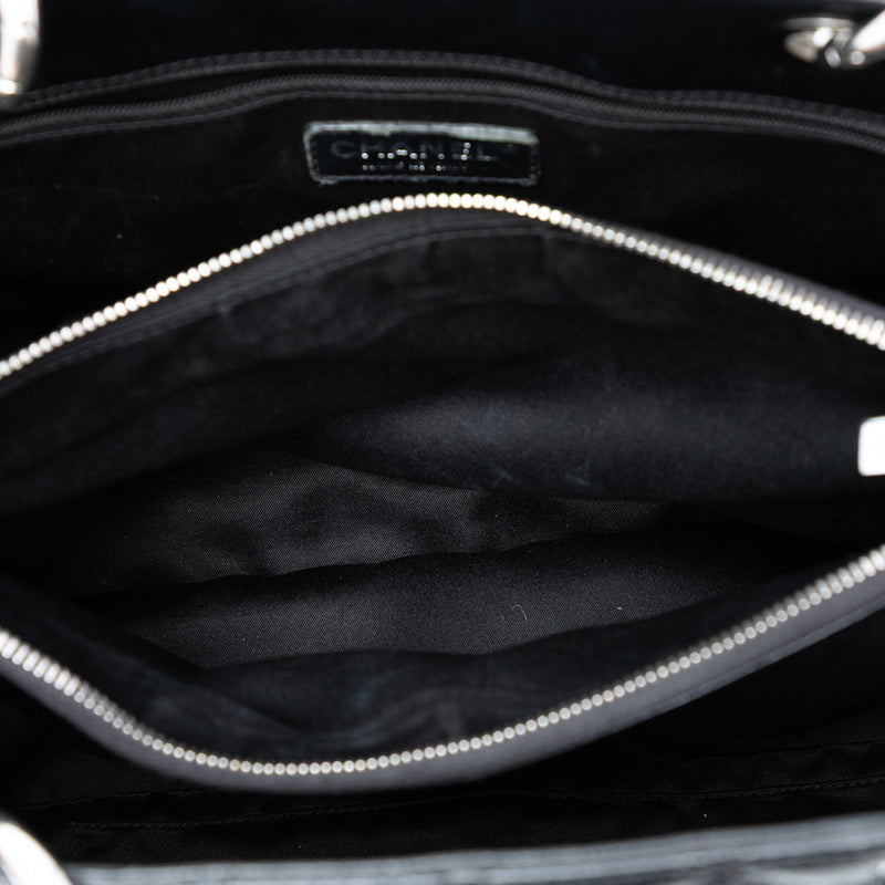 Caviar Grand Shopping Tote - Image 4