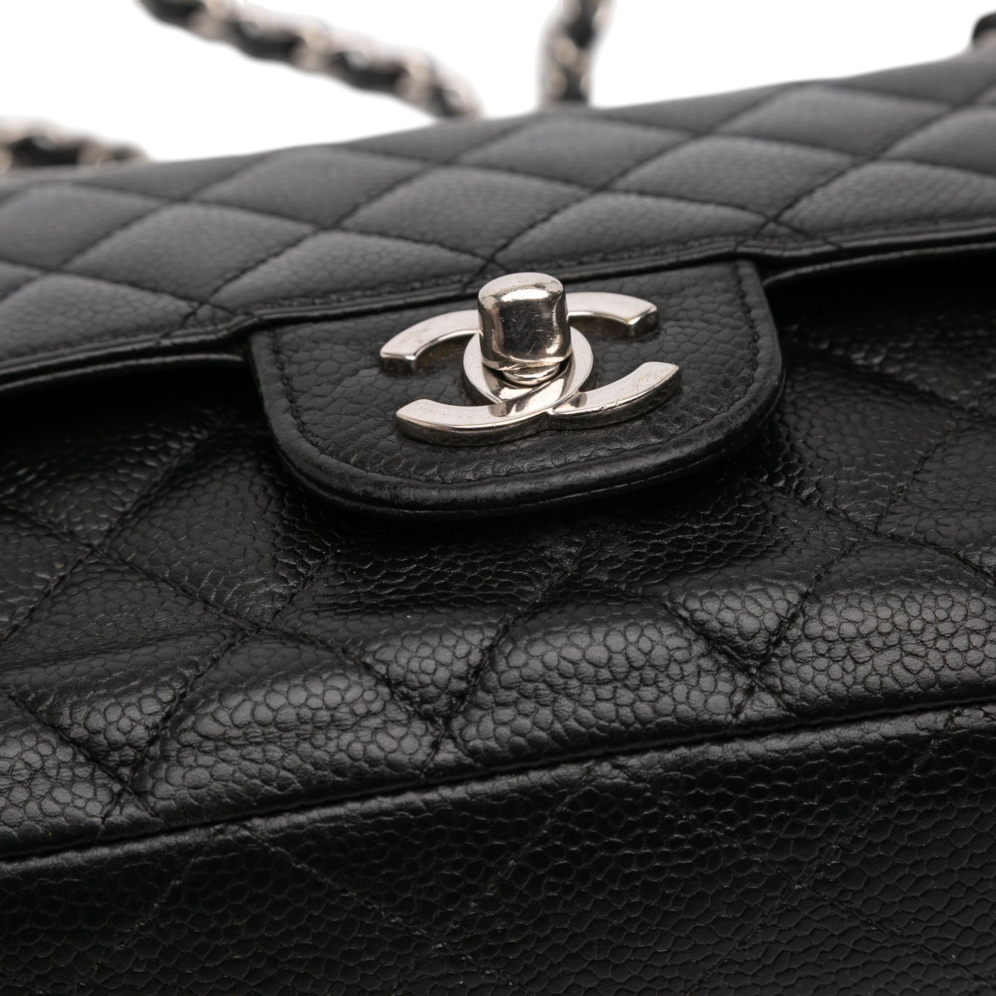 Medium Classic Caviar Double Flap - Image 10