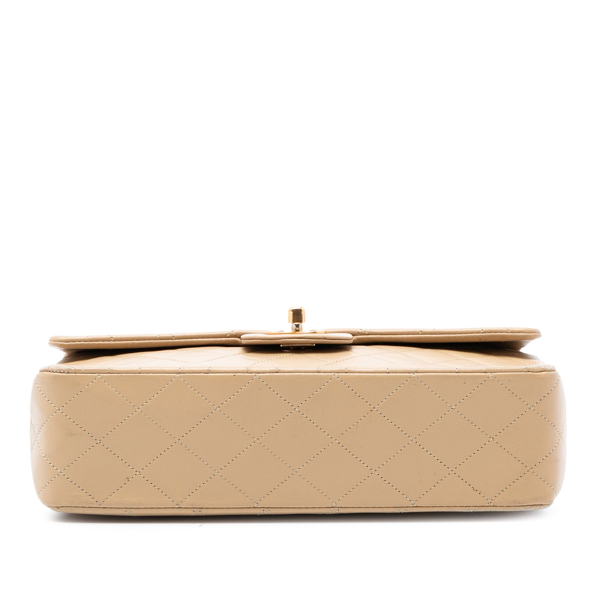 Medium Classic Lambskin Single Flap - Image 3
