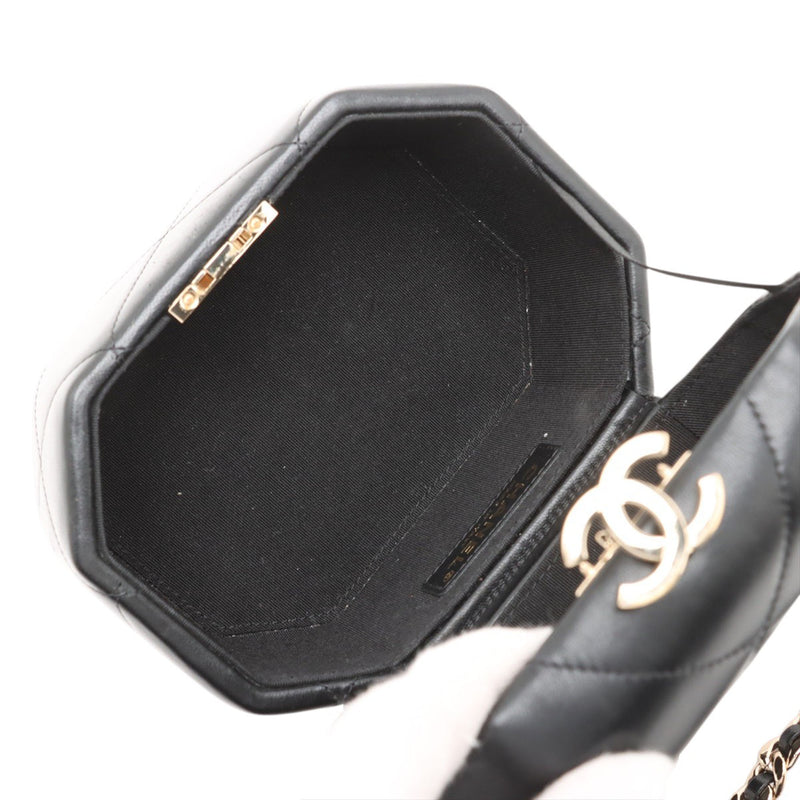 CC Quilted Lambskin Hexagon Top Handle Vanity Case - Image 3