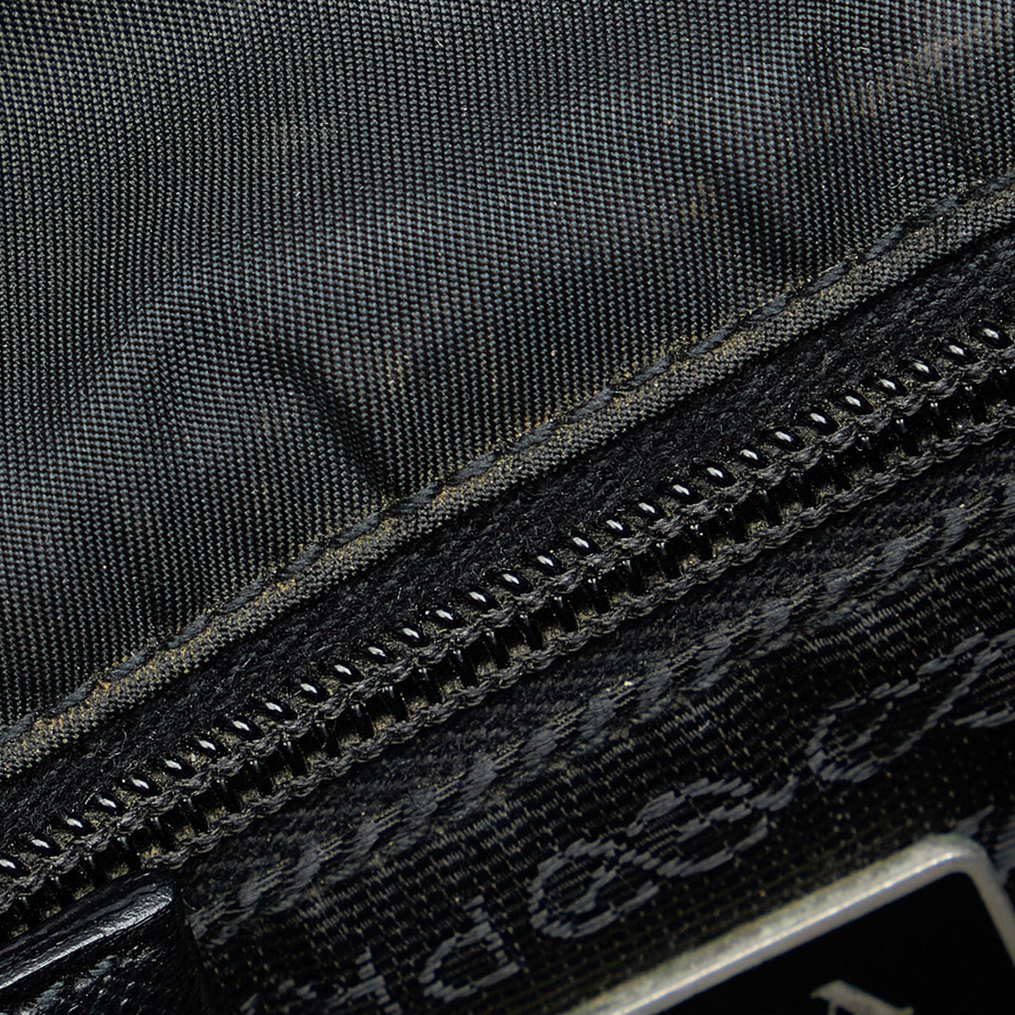 Tessuto Buckle Messenger Bag - Image 17
