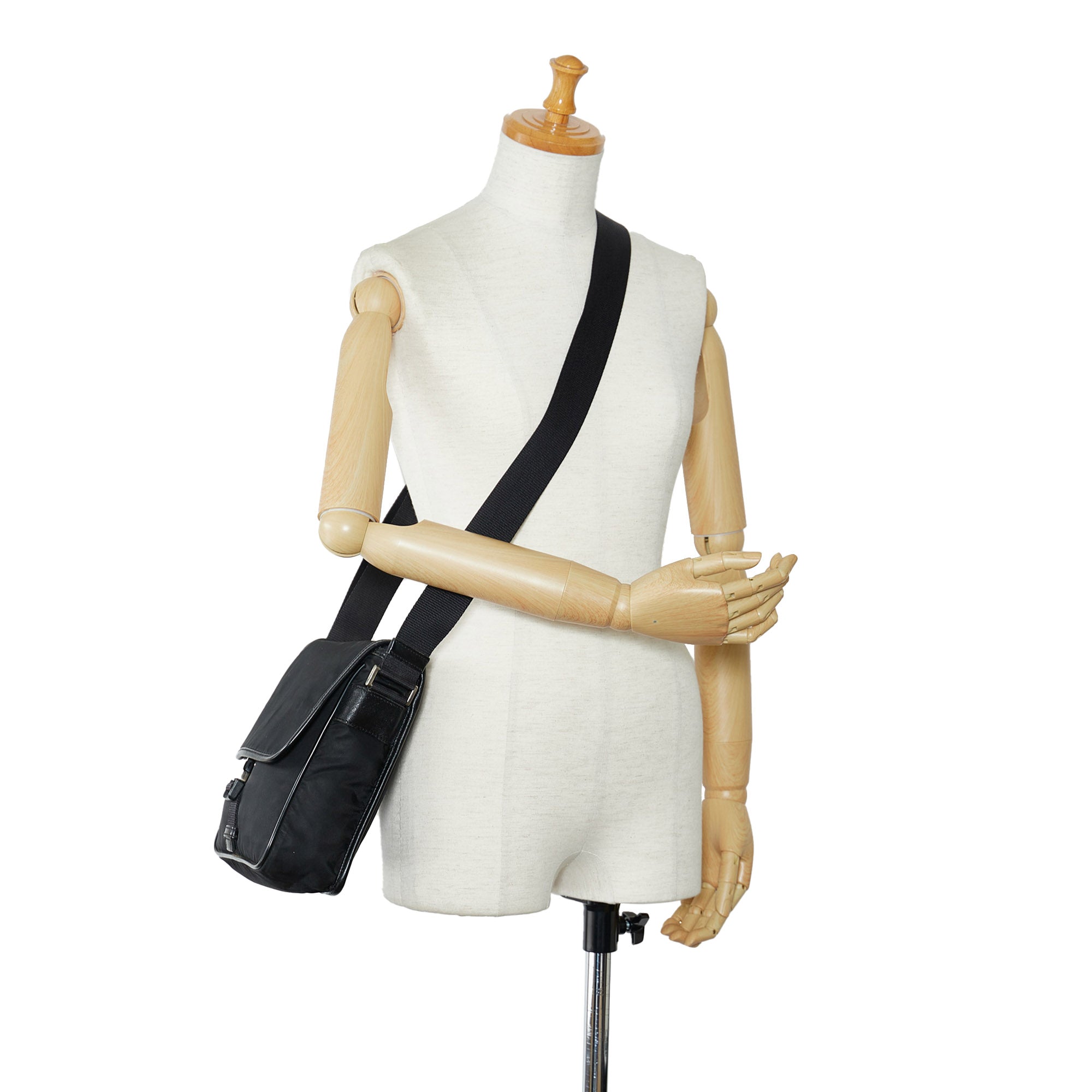 Tessuto Buckle Messenger Bag - Image 20