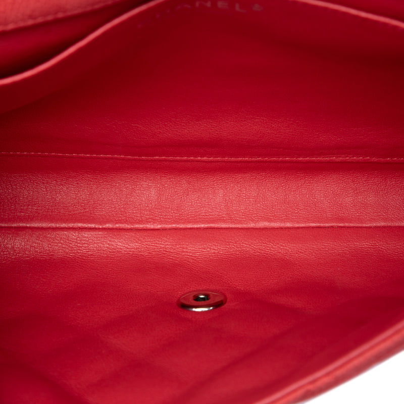 Quilted Caviar Flap Clutch with Chain - Image 4