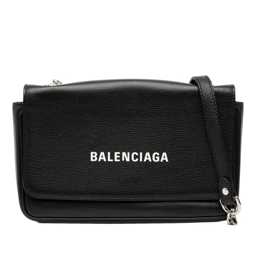 Leather Everyday Wallet on Chain - Image 1