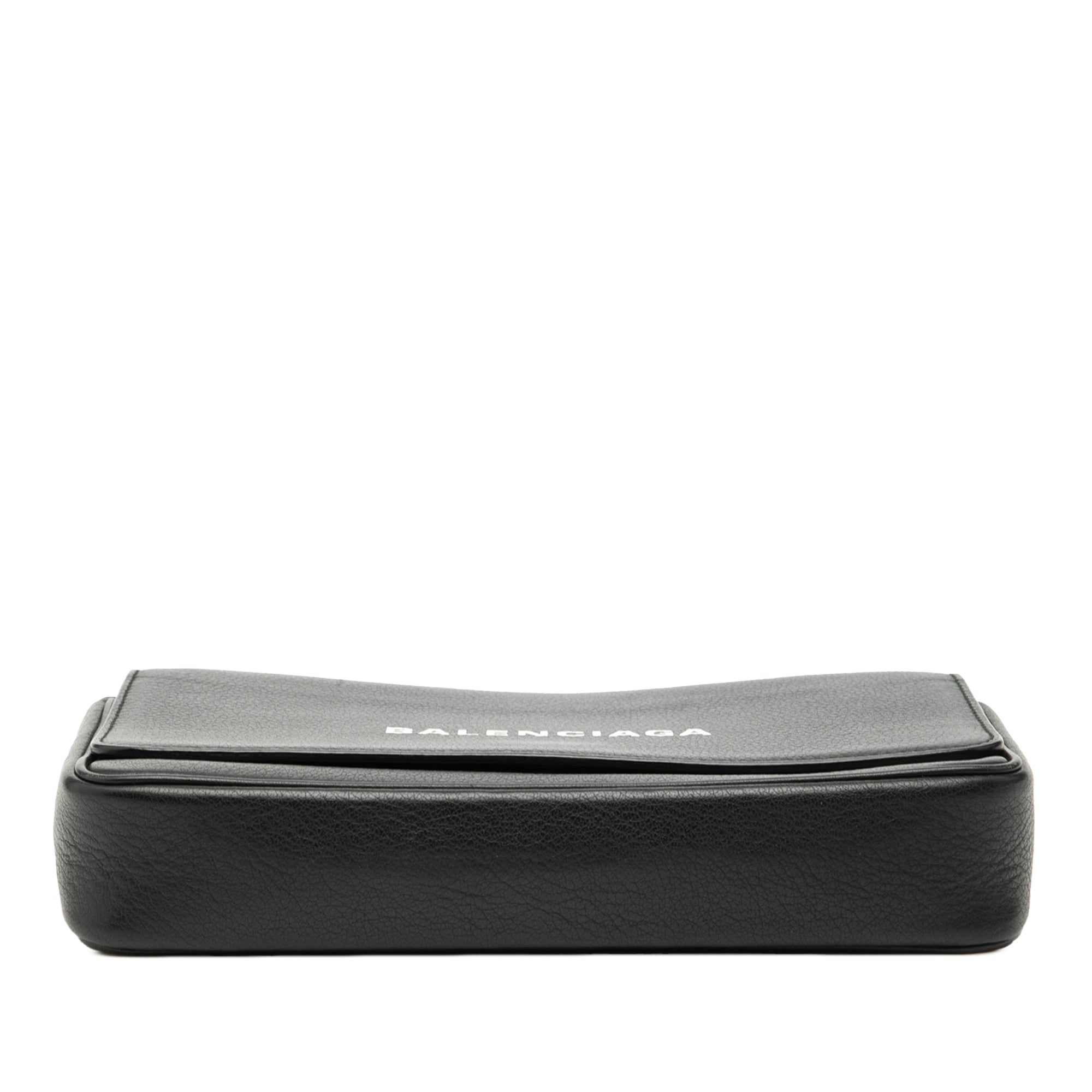 Leather Everyday Wallet on Chain - Image 3