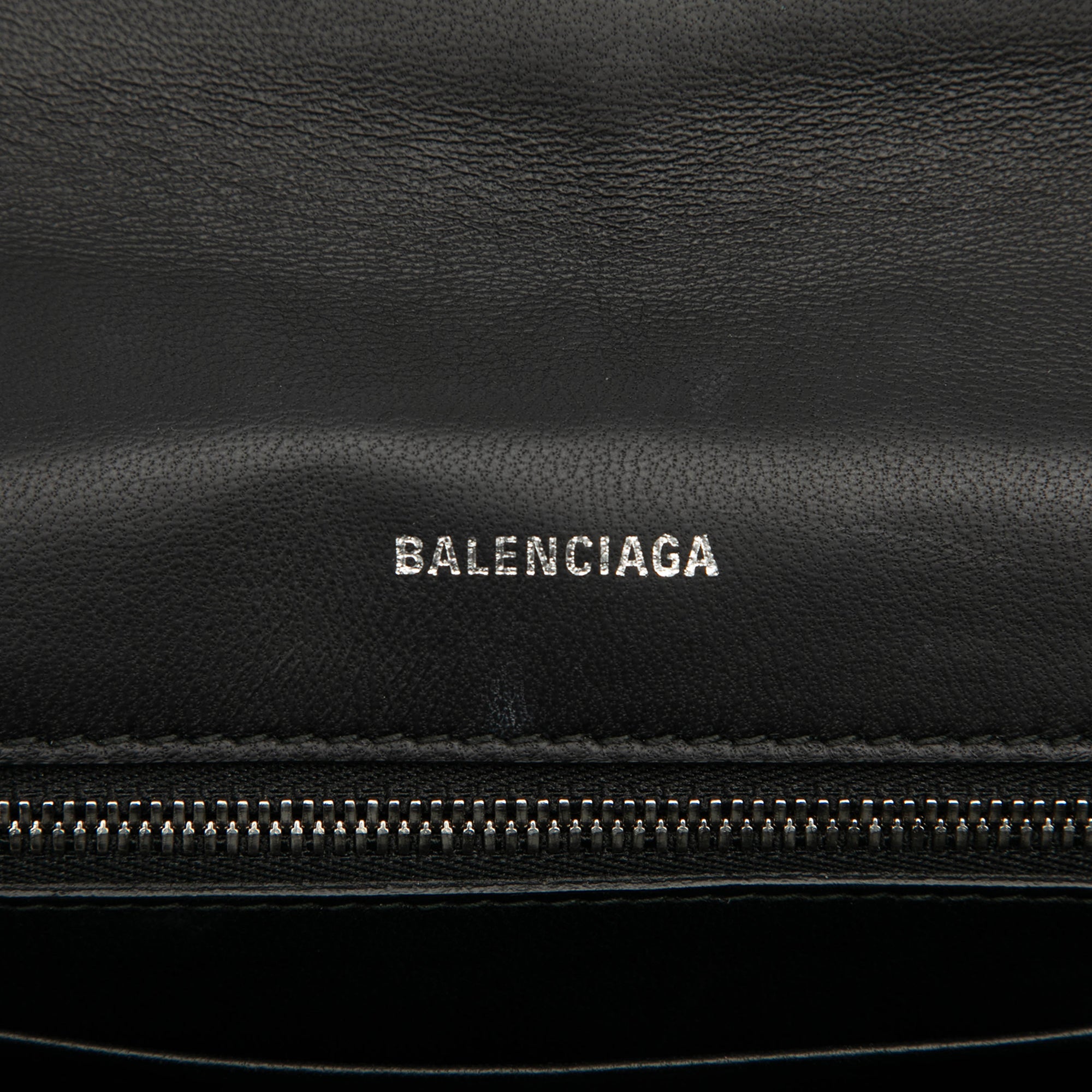 Leather Everyday Wallet on Chain - Image 5