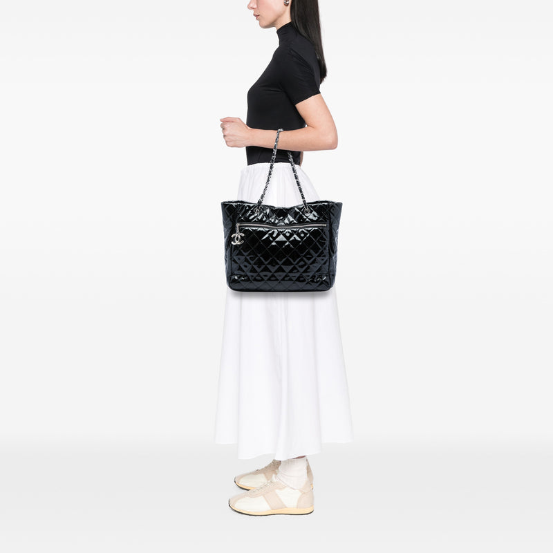 CC Quilted Patent Chic And Glitter Ligne Timeless Tote - Image 5