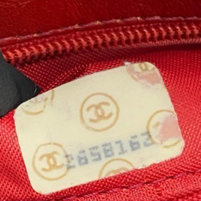 CC Quilted Caviar Crossbody - Image 10