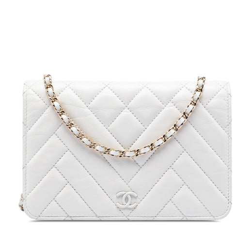 CC Crinkled Chevron Calfskin Wallet On Chain - Image 1