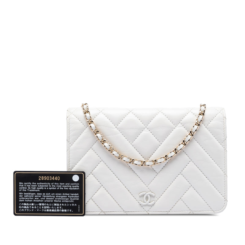 CC Crinkled Chevron Calfskin Wallet On Chain - Image 7