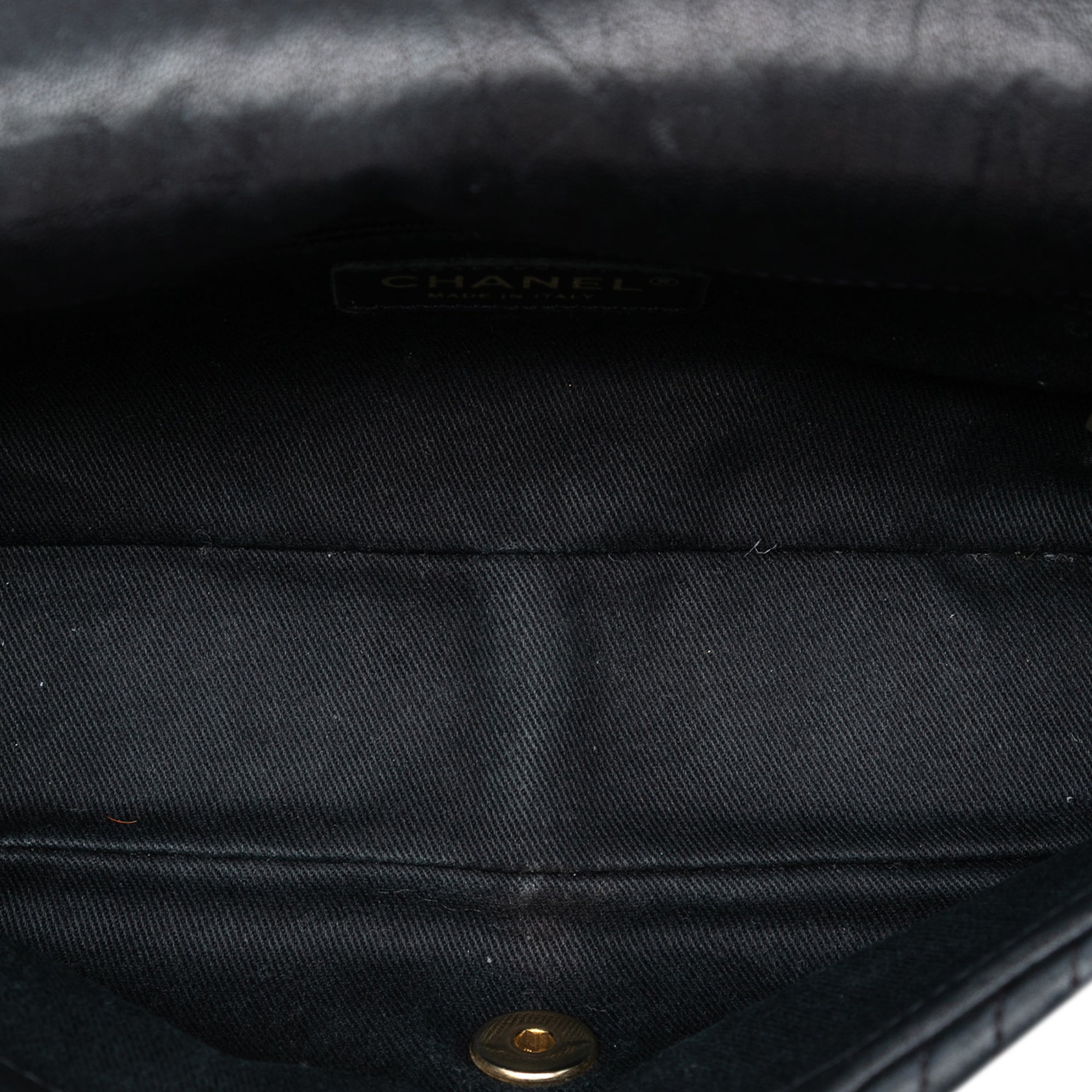 Medium Chevron Wrinkled Calfskin Medallion Charm Flap - Image 4
