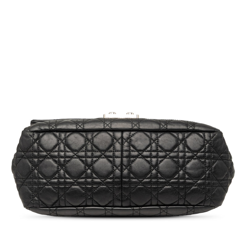 Lambskin Cannage New Lock Shoulder Bag - Image 3