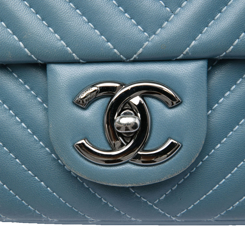 Large Lambskin CC Crossing Flap - Image 5