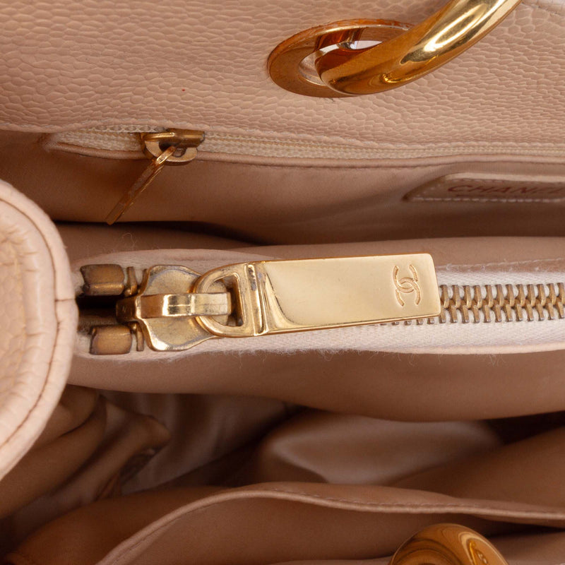 Caviar Grand Shopping Tote - Image 5