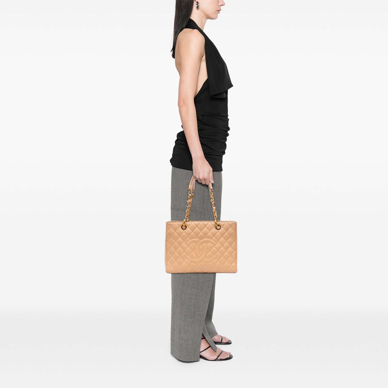 Caviar Grand Shopping Tote - Image 9