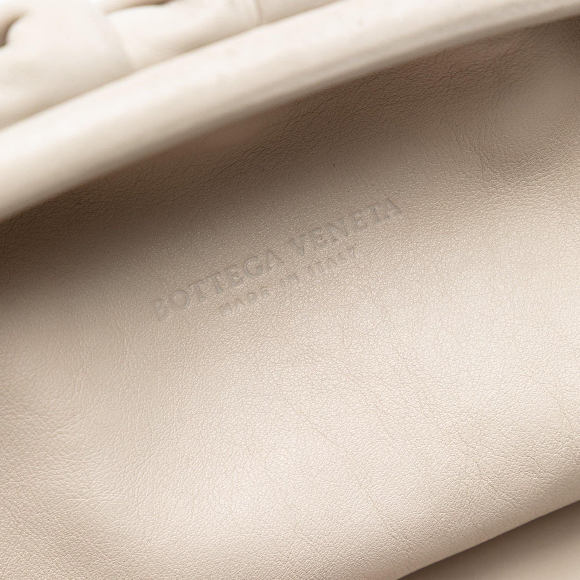 Lambskin The Pouch - Image 5