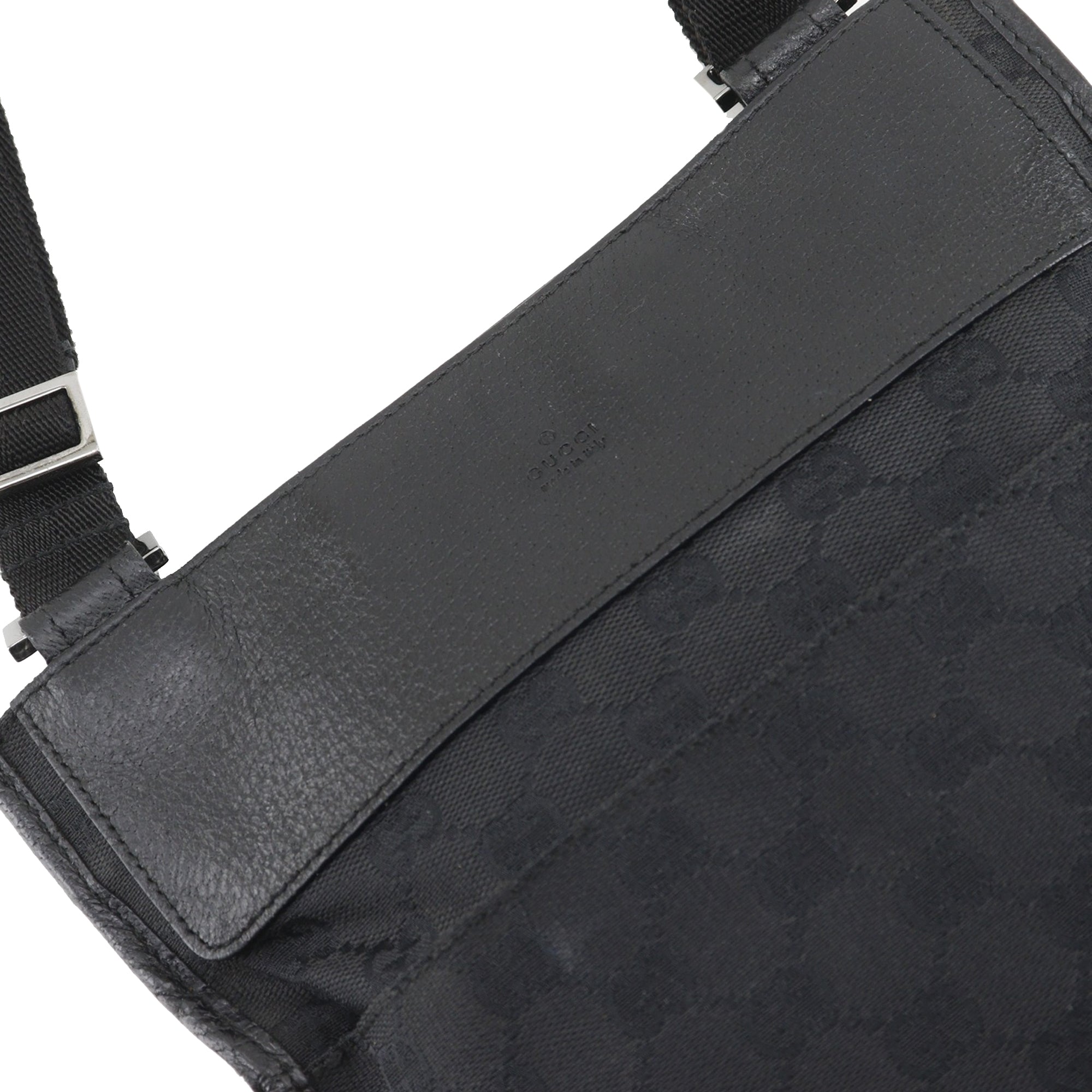 GG Canvas Crossbody - Image 17