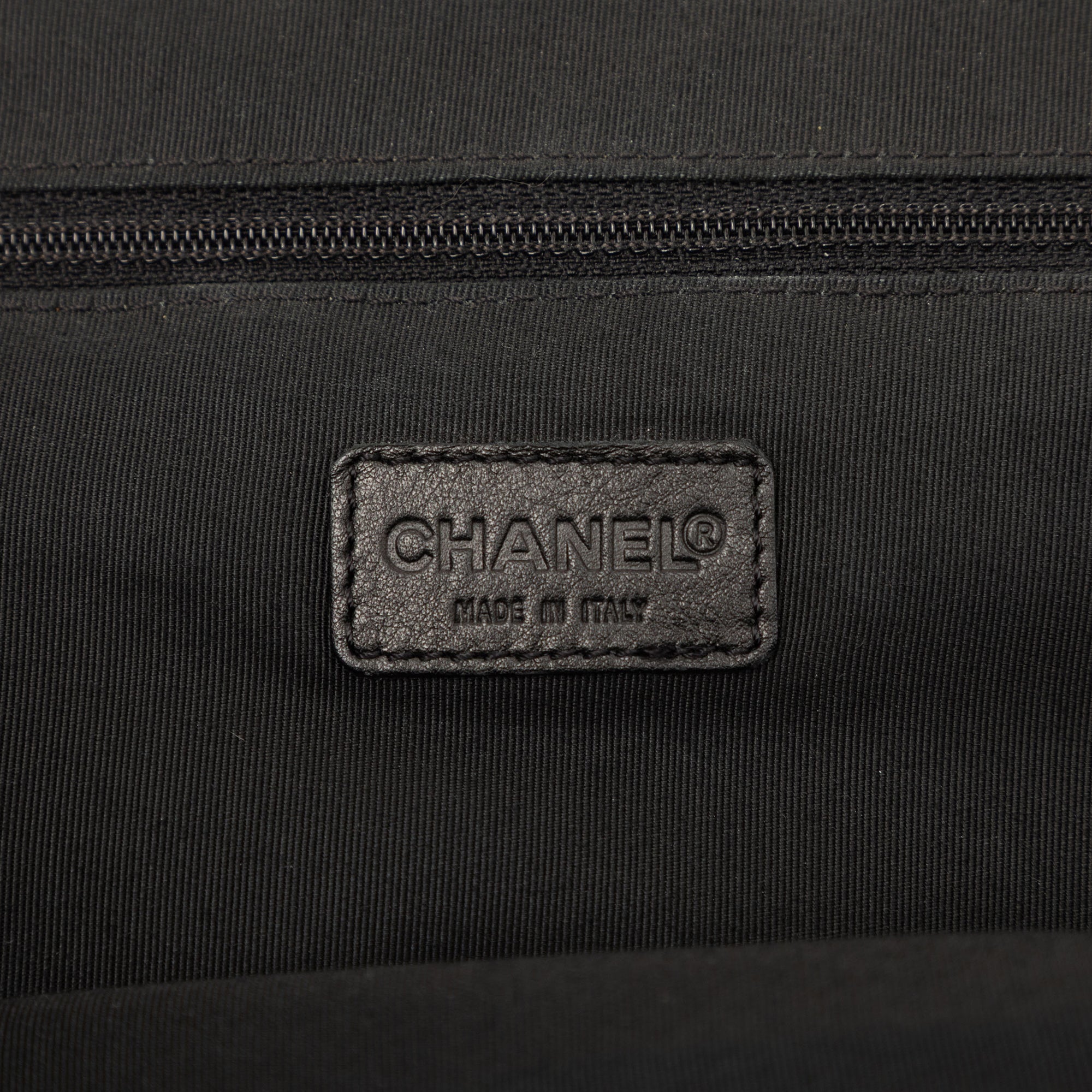 Glazed Calfskin Kiss Lock Frame Shoulder Bag - Image 5