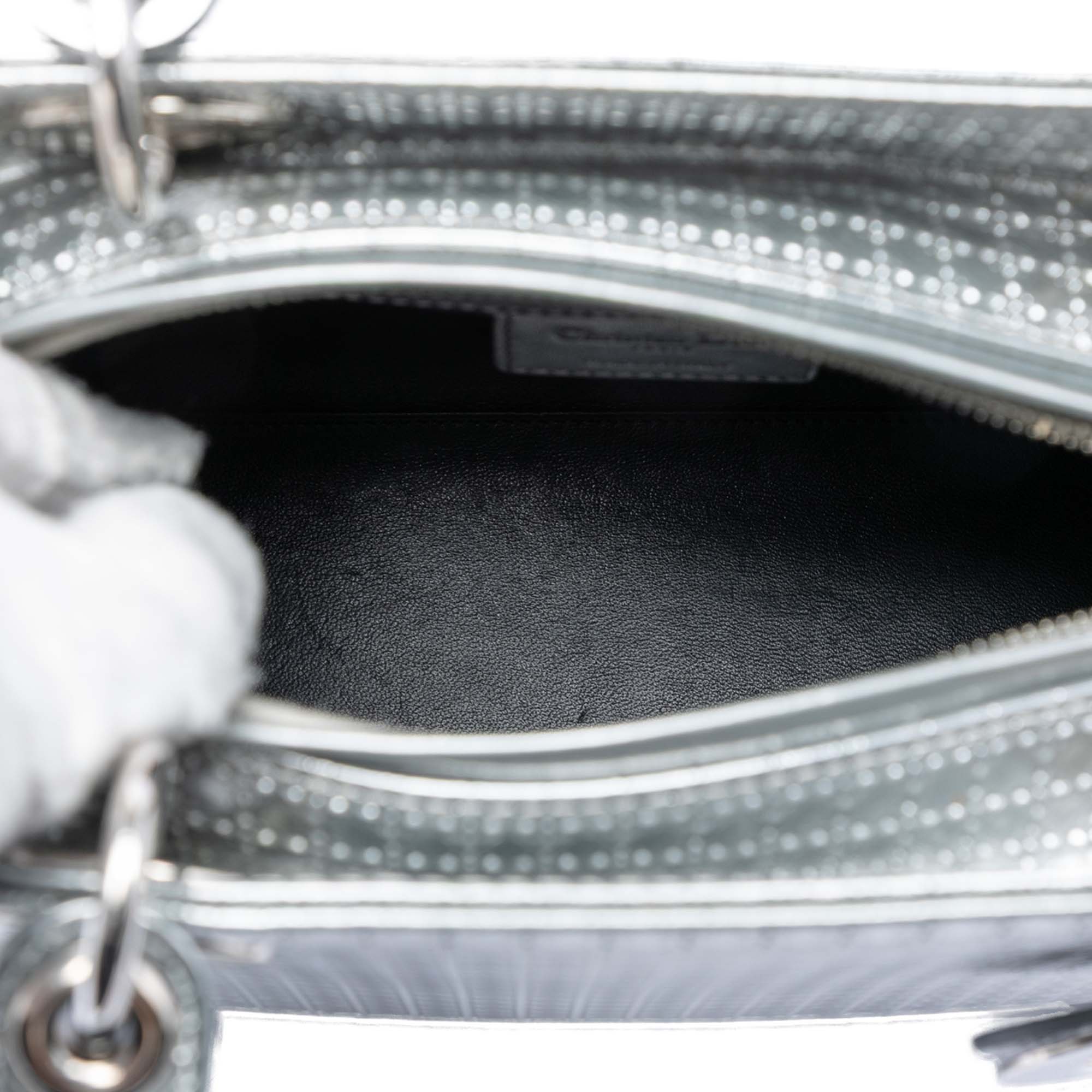 Medium Metallic Patent Microcannage Lady Dior - Image 4