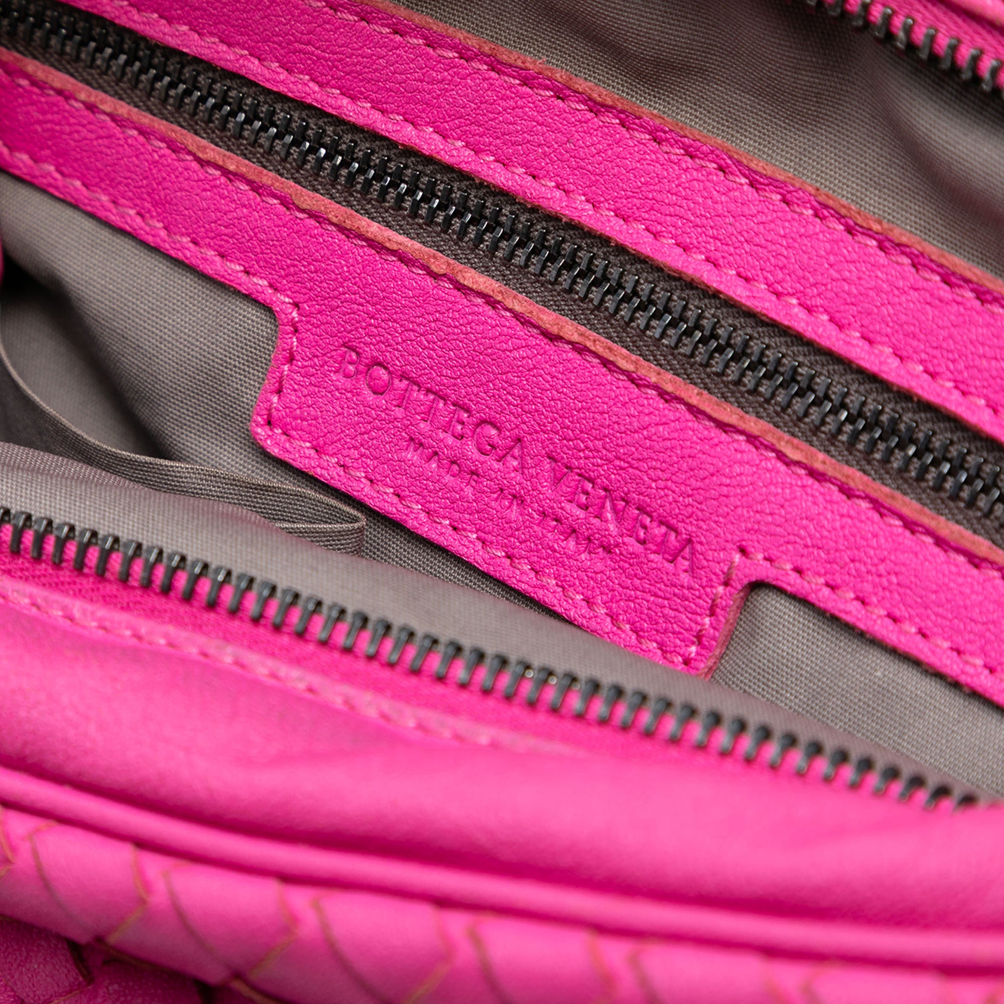 Nappa Intrecciato Front Pocket Messenger Bag - Image 5