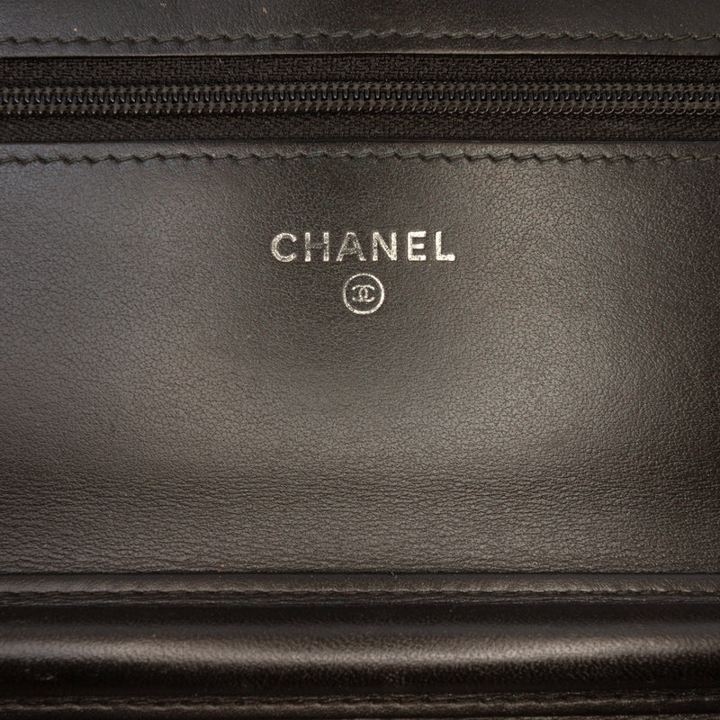 CC Quilted Crinkled Patent Wallet On Chain - Image 5