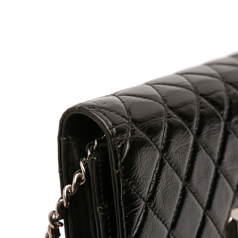 CC Quilted Crinkled Patent Wallet On Chain - Image 9