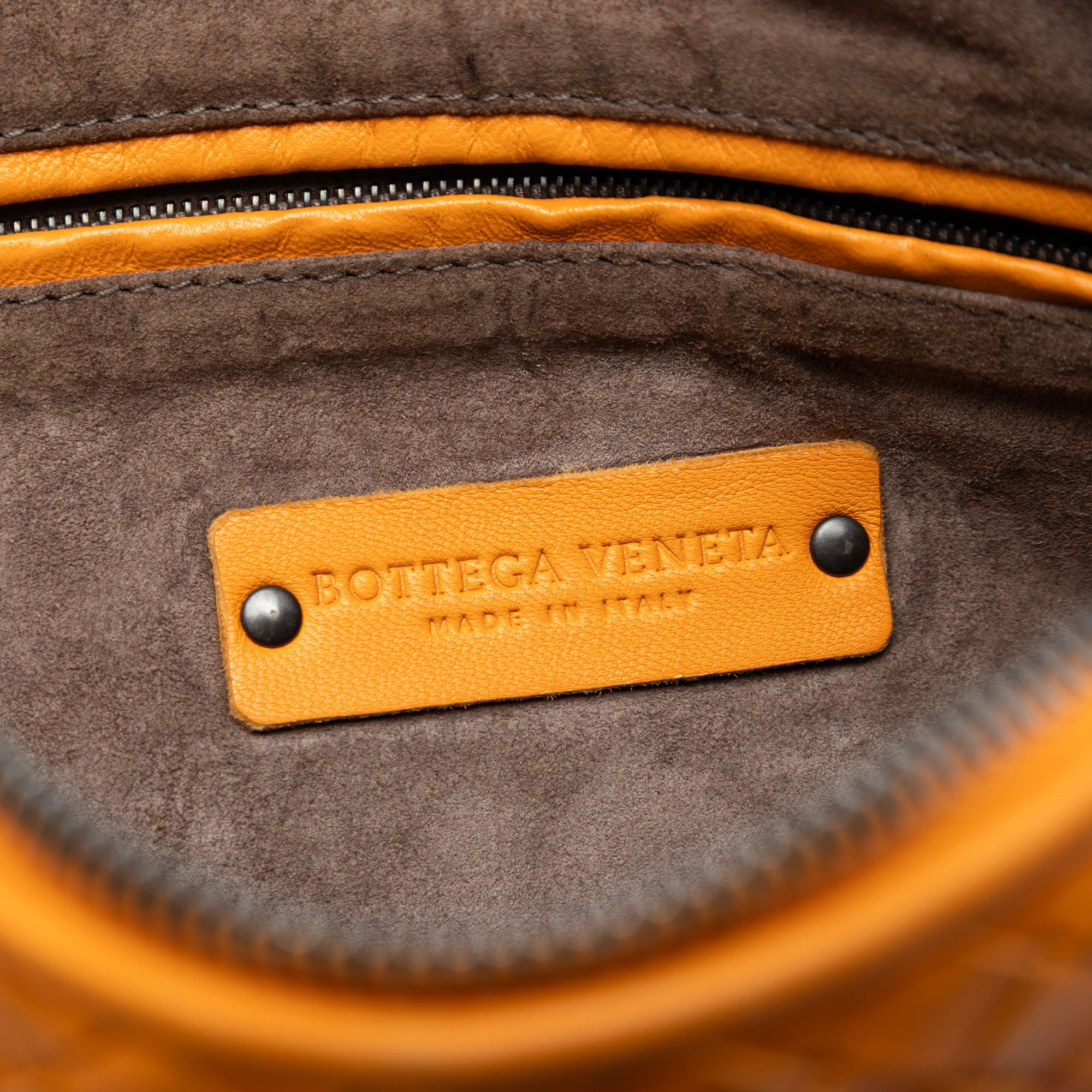 Nappa Intrecciato Nodini Crossbody - Image 5