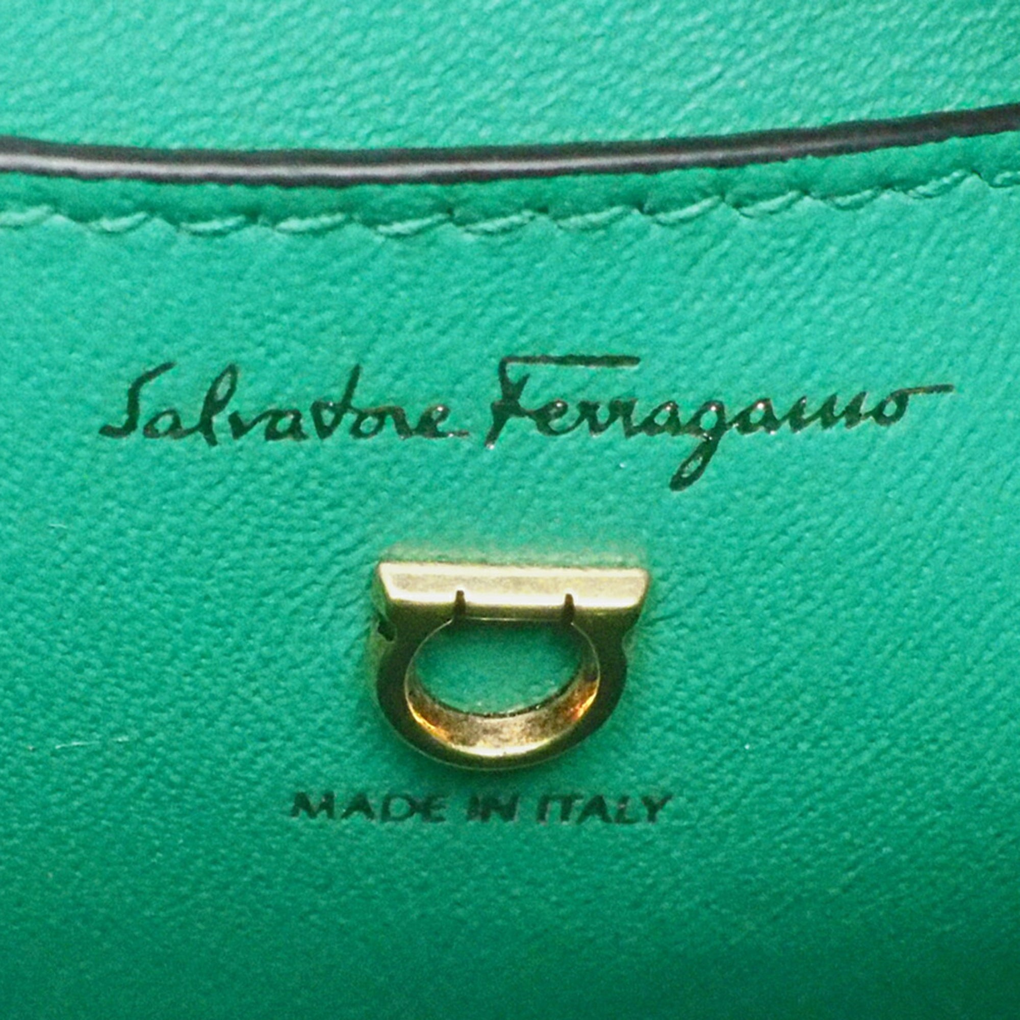 Small Leather Trifolio Shoulder Bag - Image 4