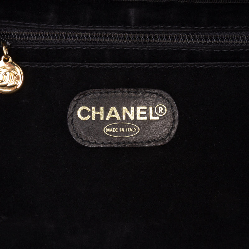 Medium CC Caviar Vanity Case - Image 5