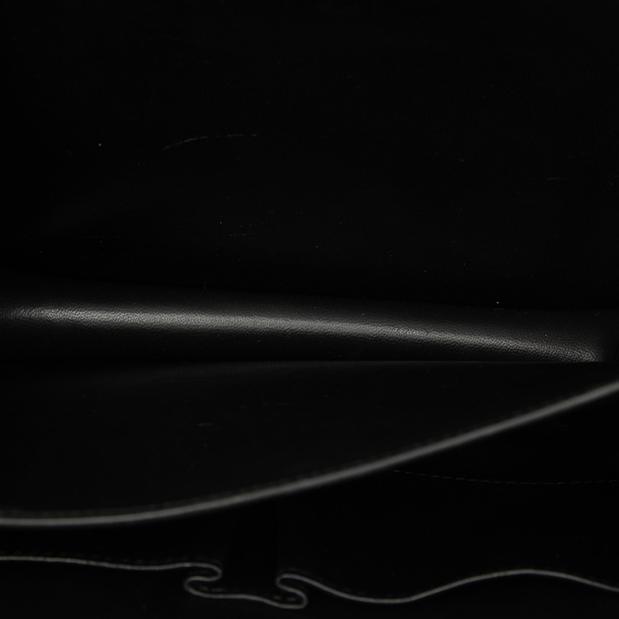 Medium Calfskin Classic Box - Image 4