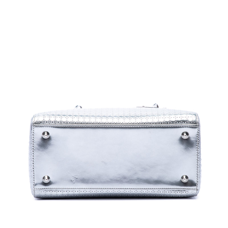 Medium Metallic Patent Microcannage Lady Dior - Image 3