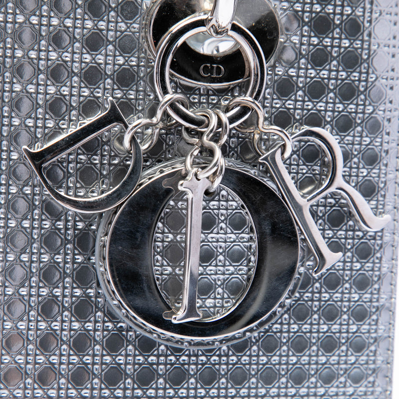 Medium Metallic Patent Microcannage Lady Dior - Image 5