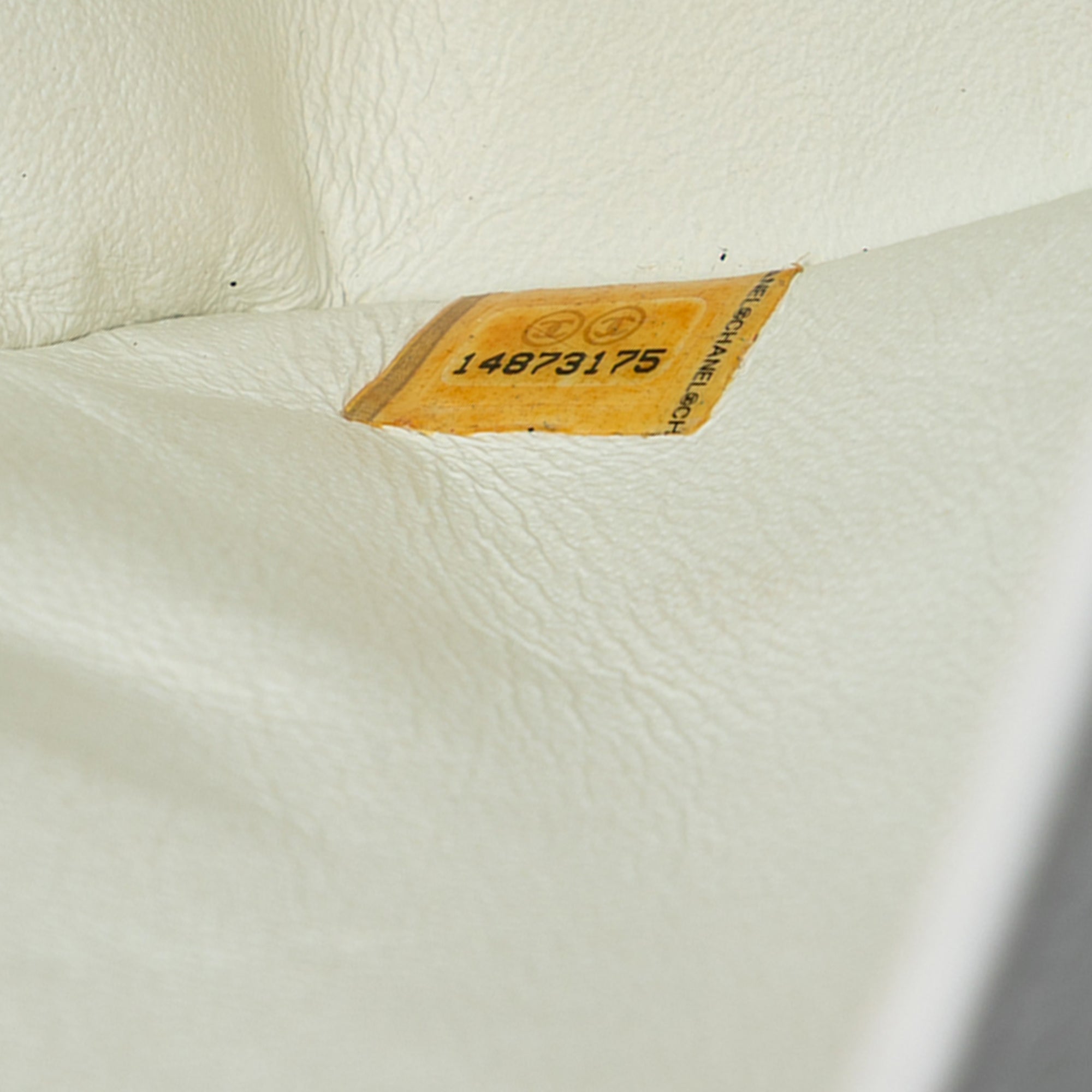 Medium Classic Caviar Double Flap - Image 6